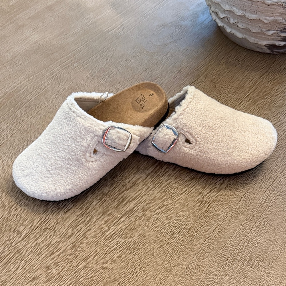 Cream Fuzzy Slip-On Clogs with Buckle - Picture 2 of 5